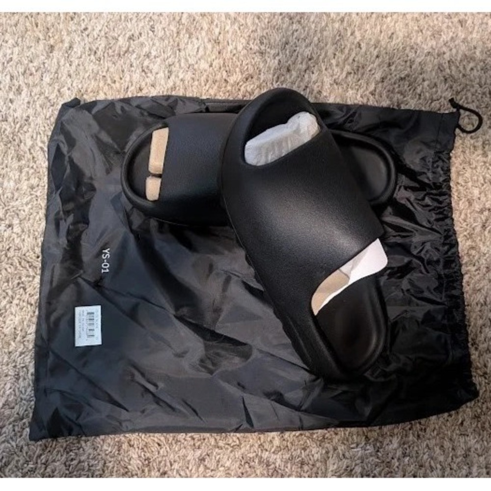 Yeezy Slide Onyx Black Size 11 YS-01 Slip On Sandals, New with CinchBag